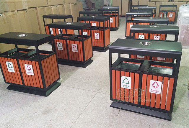 天津更新鋼木垃圾箱、細微之處盡顯文明